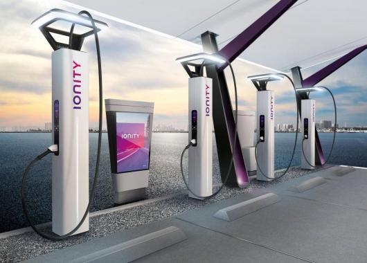 天山深谷|中國新能源汽車充電樁全覆蓋！